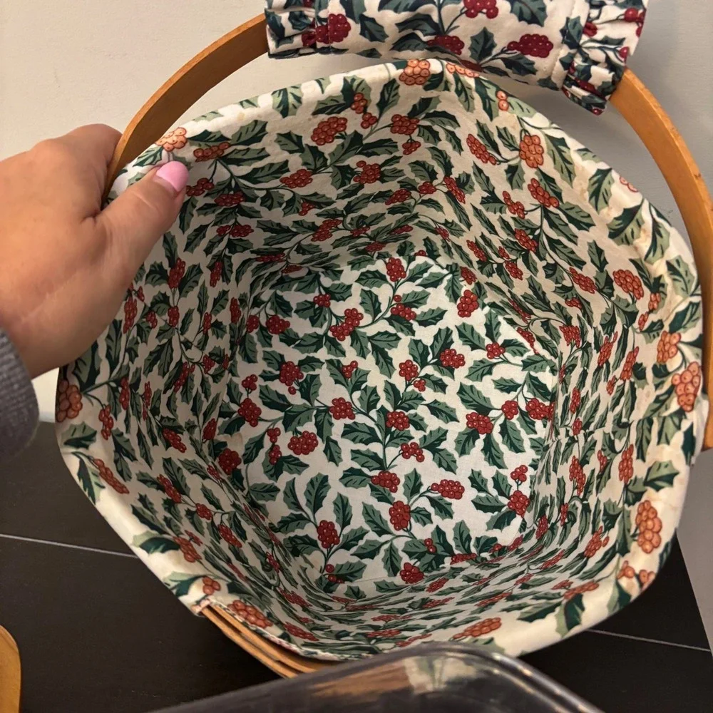 Longaberger 1997 Christmas Collection Snowflake Basket w Lid, Liner & Divider